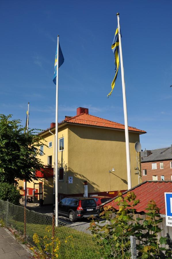 Hostel Roddaren Stromstad Exterior photo